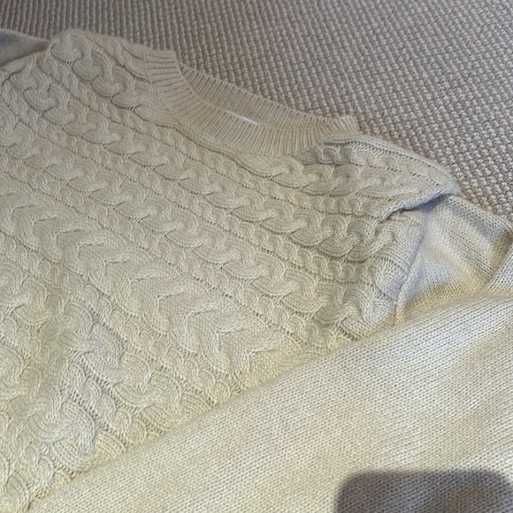 Knit sweater with padded shoulders. - Picture 3 of 5